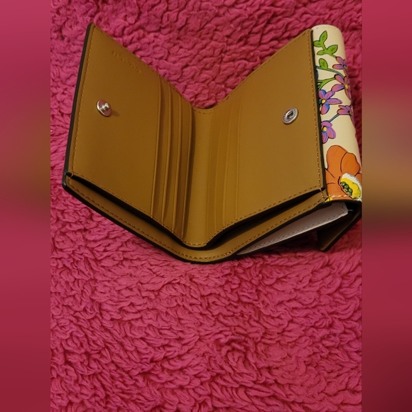 Coach Wallet With Floral Print - Picture 7 of 7